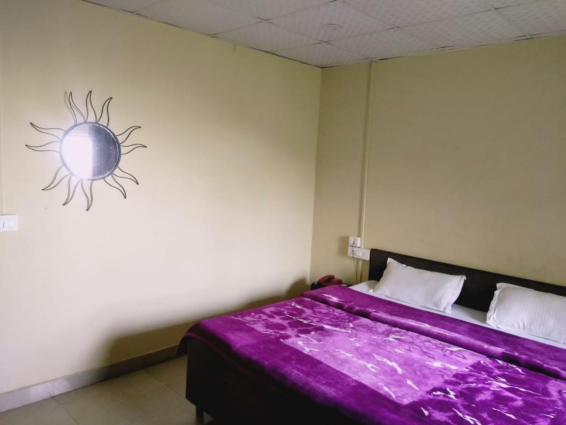 Hotel Gulmarg ムスーリー エクステリア 写真