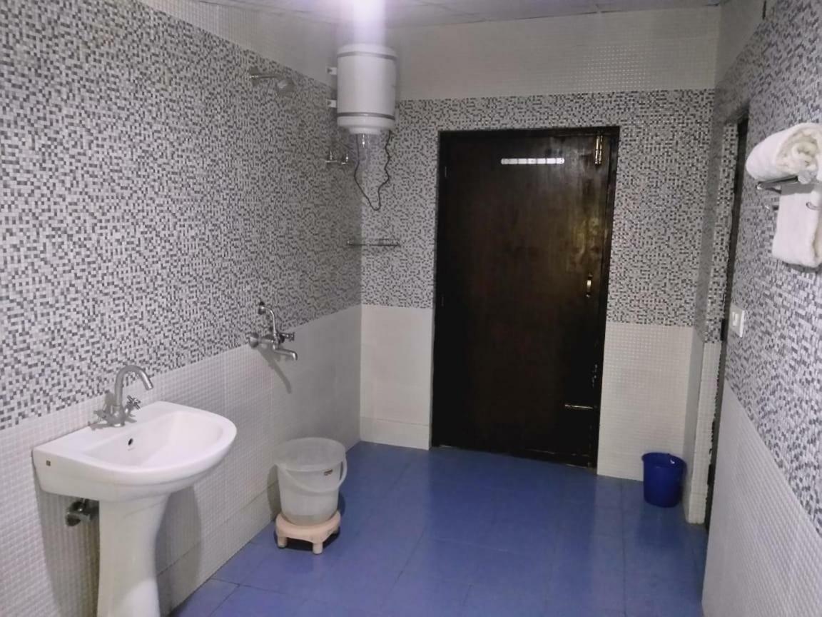Hotel Gulmarg ムスーリー エクステリア 写真