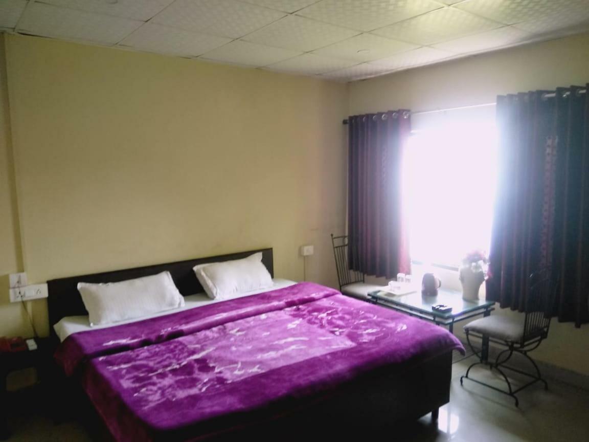 Hotel Gulmarg ムスーリー エクステリア 写真