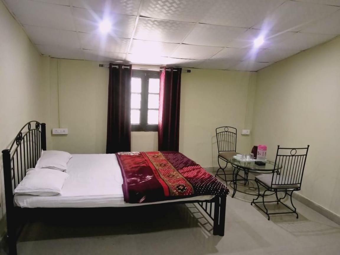 Hotel Gulmarg ムスーリー エクステリア 写真