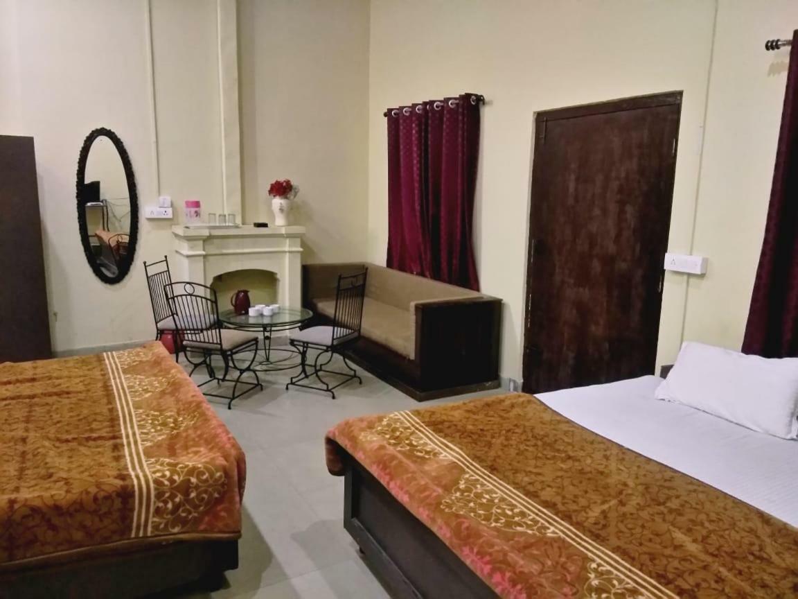 Hotel Gulmarg ムスーリー エクステリア 写真
